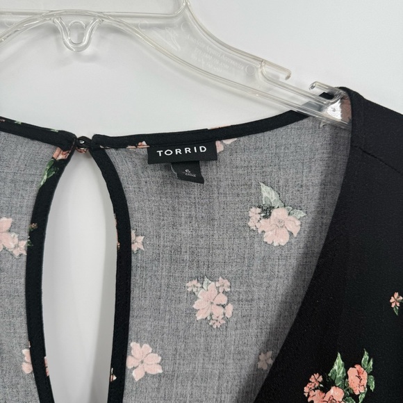 Torrid Black Floral Size 6X Wide Leg Challis Jumpsuit Keyhole Back women’s - Picture 5 of 9